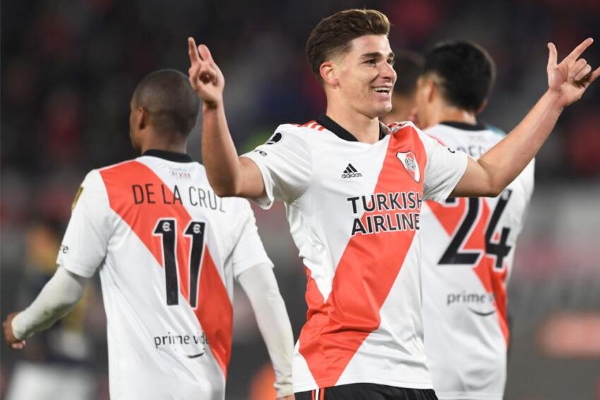 River consiguió una histórica victoria ante Alianza Lima con un show de Julián Álvarez