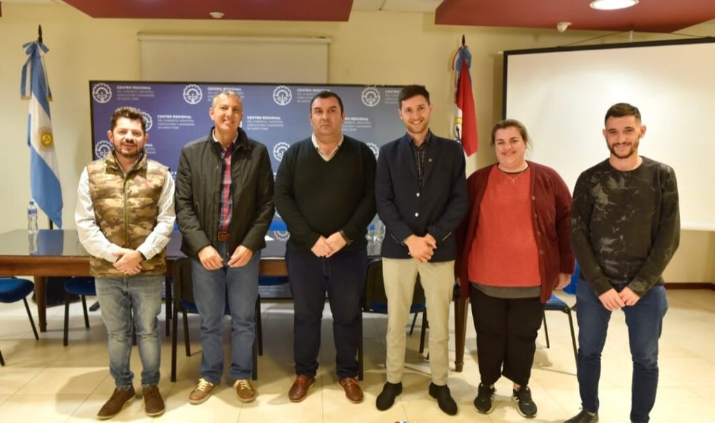 Marcos Castelló y Juan Pusineri entregaron aportes a instituciones de Santo Tomé