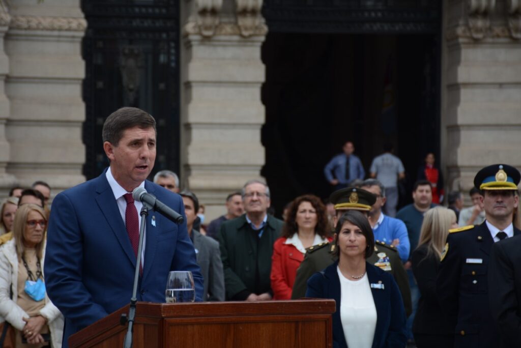 El acto de 25 de mayo en Santa Fe tuvo varias ausencias: Perotti, Rodenas y los barbijos