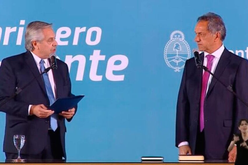 Asumió Scioli y el presidente volvió a cargar contra el Gobierno de Macri