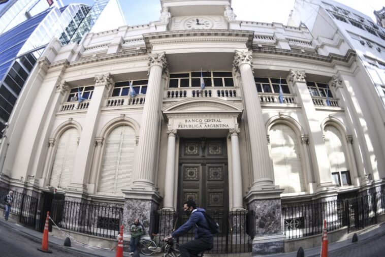 El Banco Central subió la tasa de interés para plazos fijos al 53%