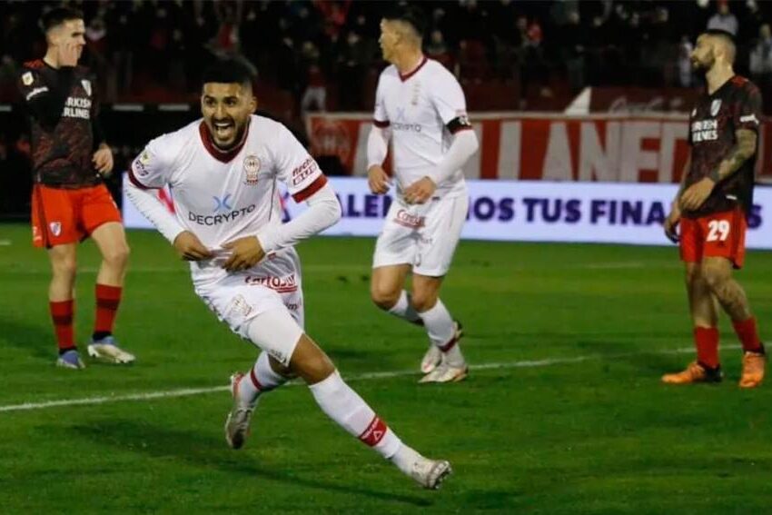 River cayó en su visita a Huracán y sufrió otro duro golpe antes de la revancha copera