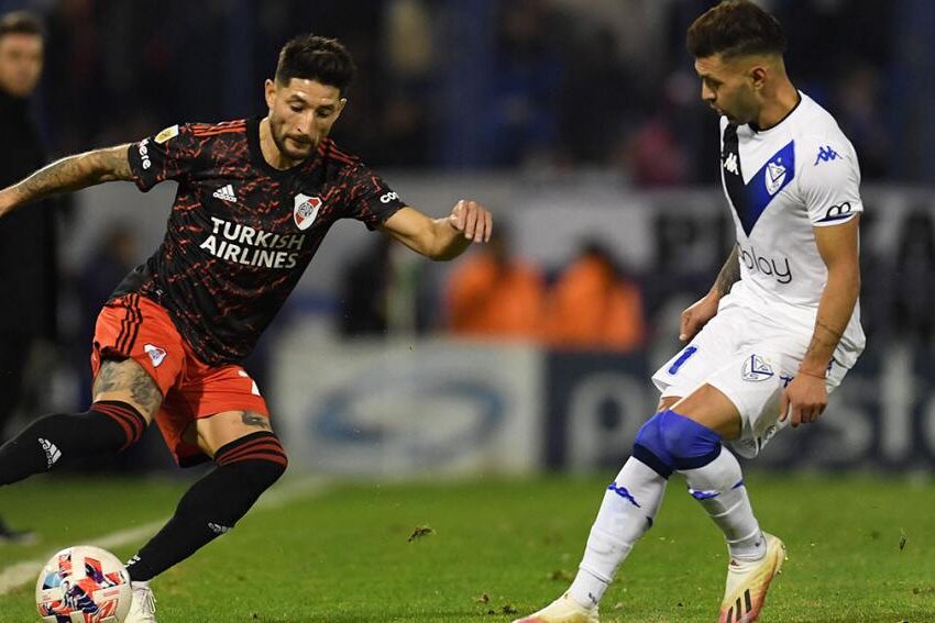 Vélez volvió a amargar a River con un agónico empate en Liniers