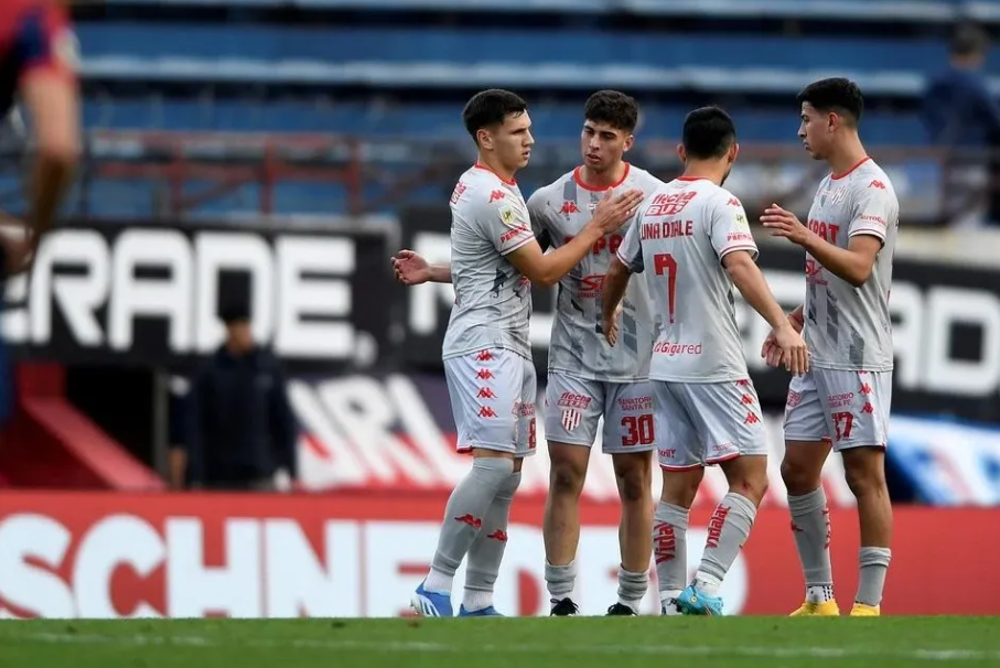 Los concentrados en Unión para recibir a Godoy Cruz