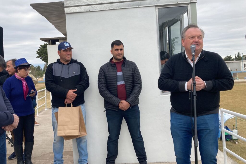 Inauguraron 3 cabinas de transmisiones en el Club Libertad de Villa Trinidad