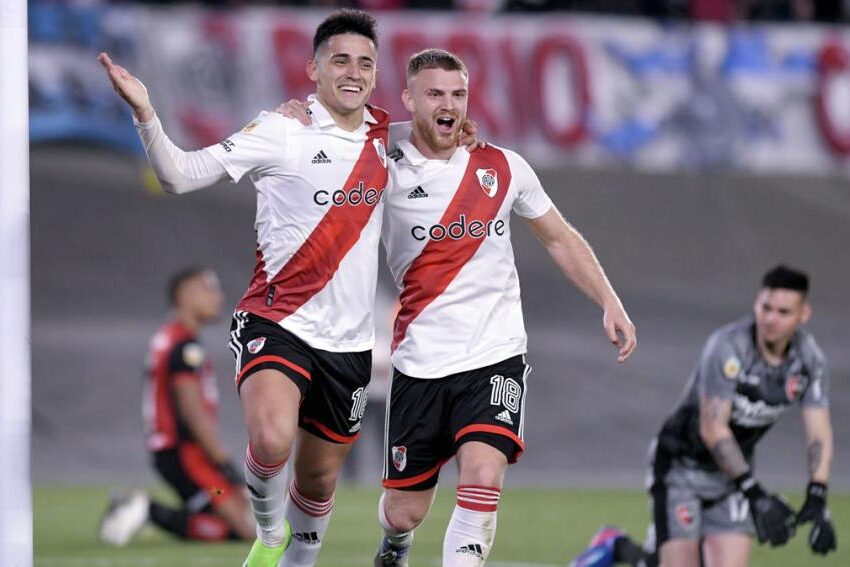 River aplastó a Newells en el Monumental y se prende en la lucha por el campeonato