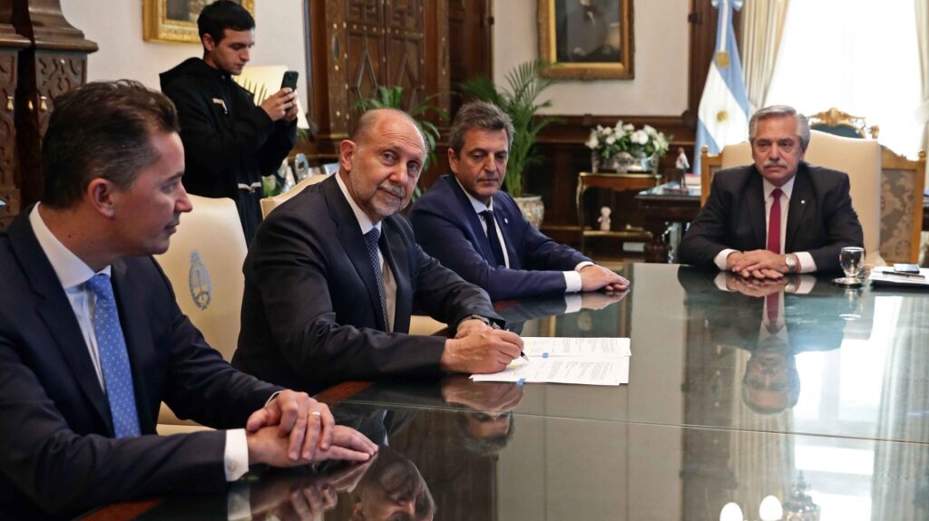 Acueducto Santa Fe – Córdoba: firman el Convenio de Garantía entre la República Argentina y el Fondo Kuwaití