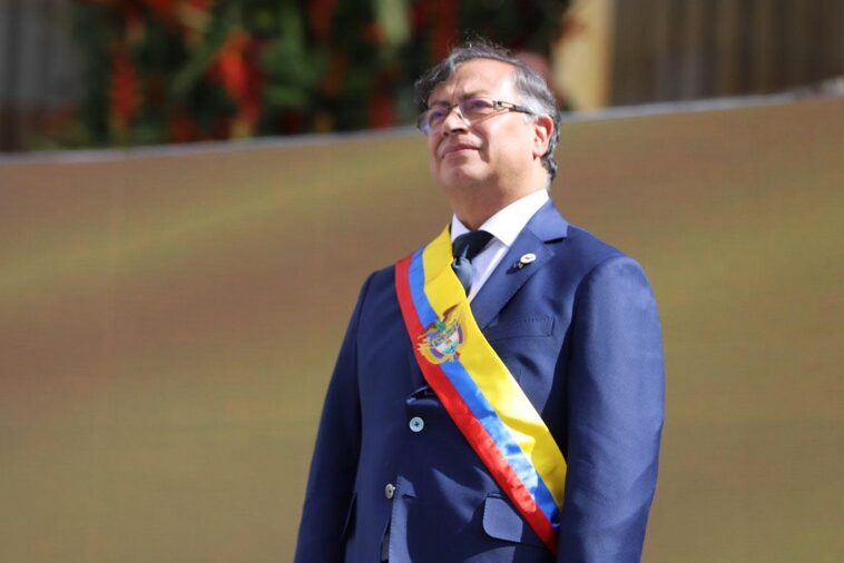 Asumió Petro, el primer presidente de izquierda de la historia de Colombia