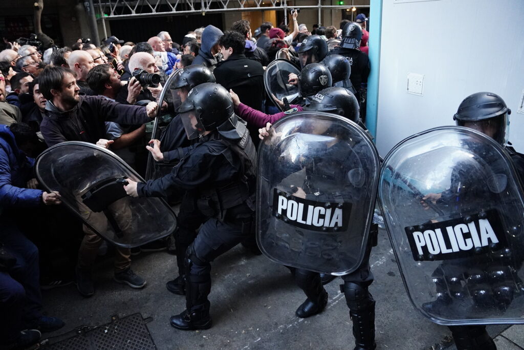 La “batalla de la Recoleta” impide resolver los problemas reales de Argentina