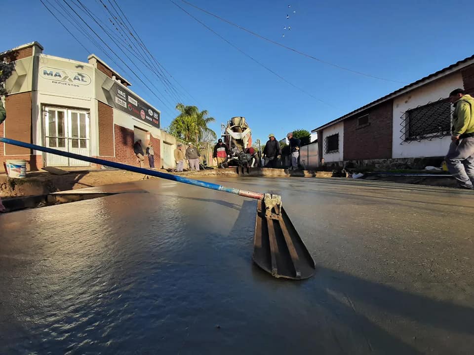 Avanza la obra de pavimento en la Vecinal Favaloro de Santo Tomé