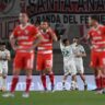 River sufrió otro duro golpe ante Banfield y se aleja de la lucha por el título