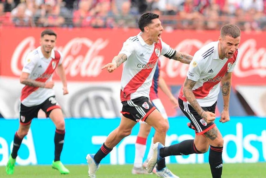 River se recuperó con un triunfazo ante San Lorenzo y no se baja de la lucha por el título