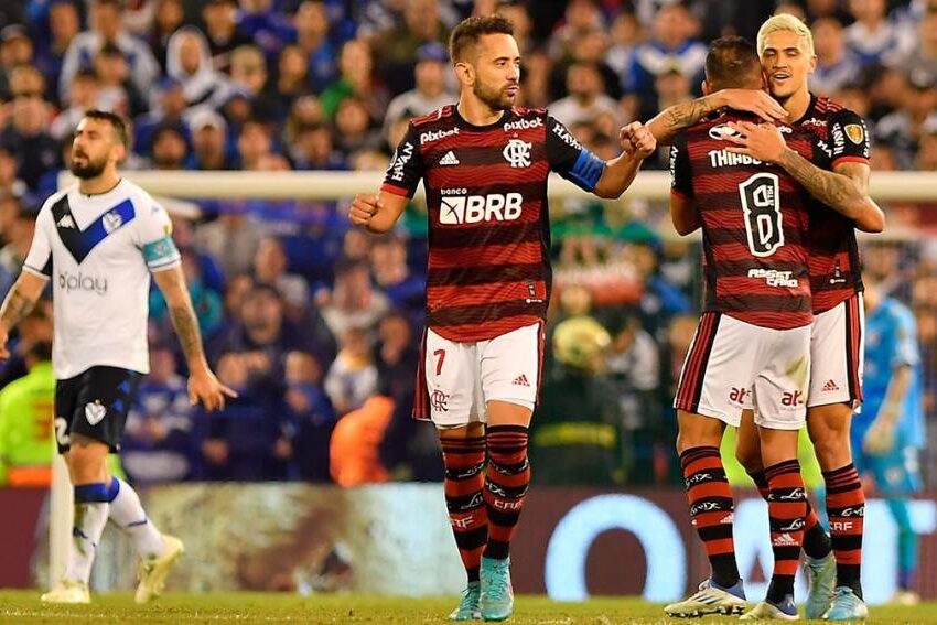 Flamengo aplastó a Vélez en Liniers y acaricia una nueva final de Copa Libertadores