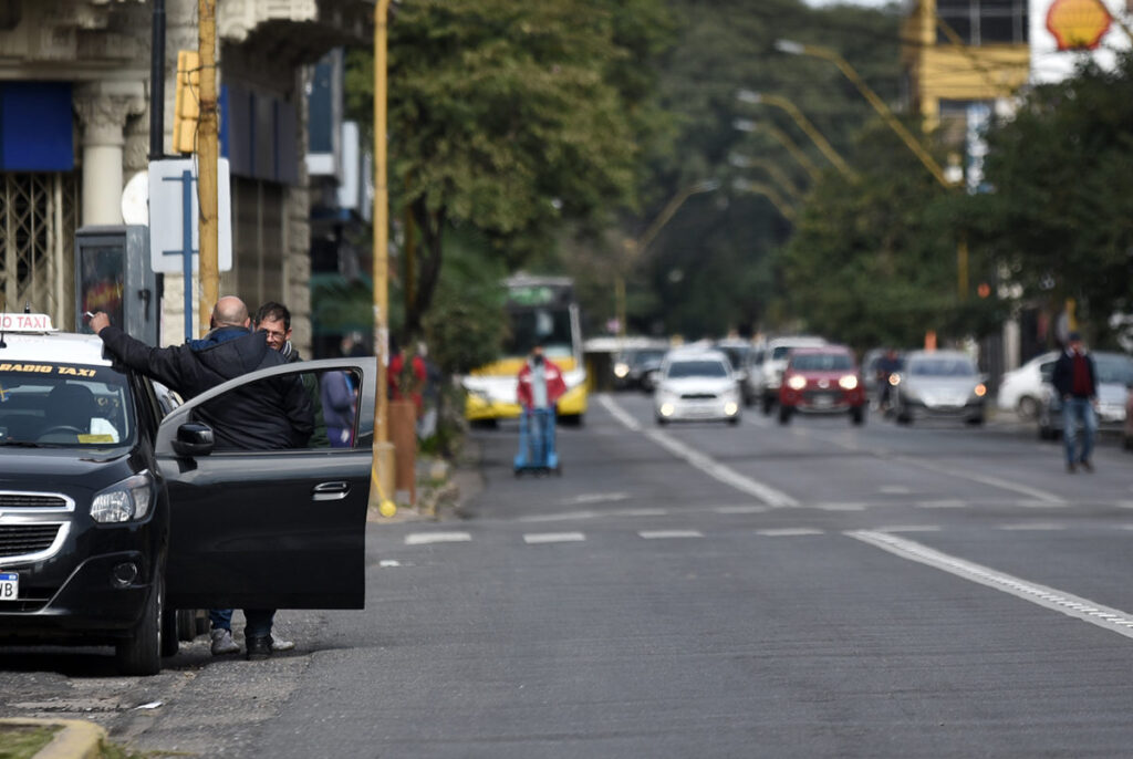 Realizarán una nueva capacitación laboral para conductores de taxis y remises