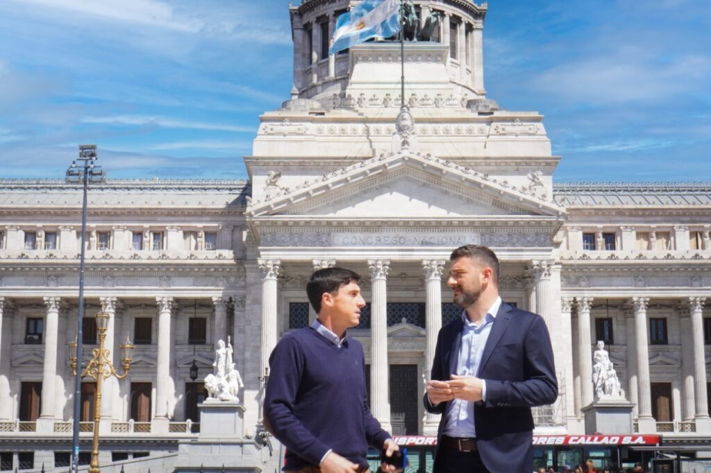 Garibaldi en UDP: “La construcción del nuevo puente Carretero es una necesidad para la región”