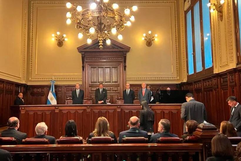 La Corte sumará a los diputados al Consejo de la Magistratura y dejó en suspenso a todos los senadores