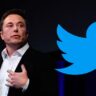 Un empleado de Twitter corrigió a Elon Musk y el magnate lo despidió a la vista de todos