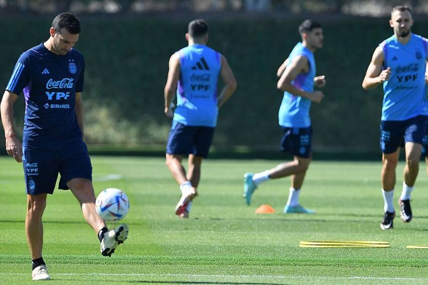 La Selección Argentina volvió a entrenarse tras la derrota ante Arabia Saudita y Scaloni analiza cambios