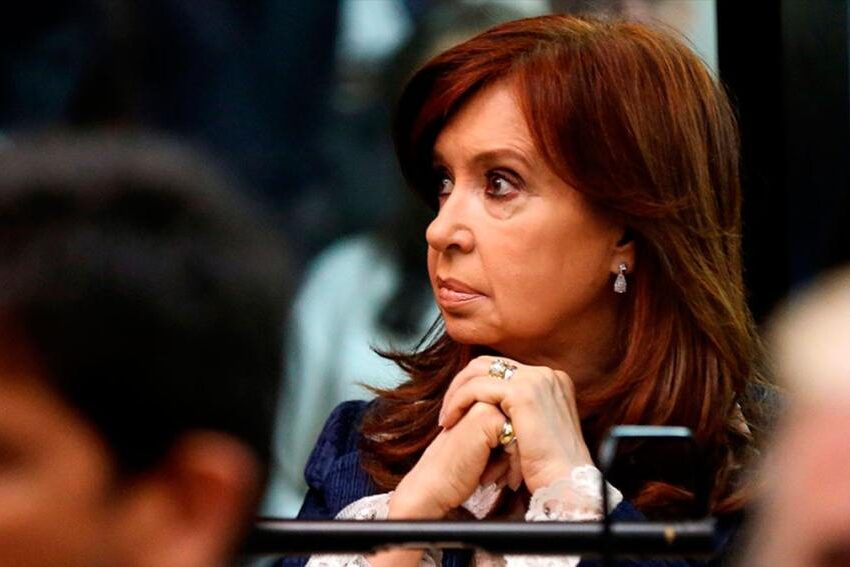 Condenaron a Cristina Kirchner a 6 años de prisión e inhabilitación perpetua para ejercer cargos públicos