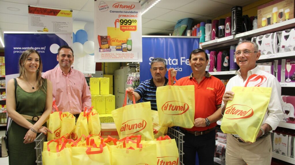 La provincia lanzó, junto a supermercadistas, la canasta navideña más barata del país