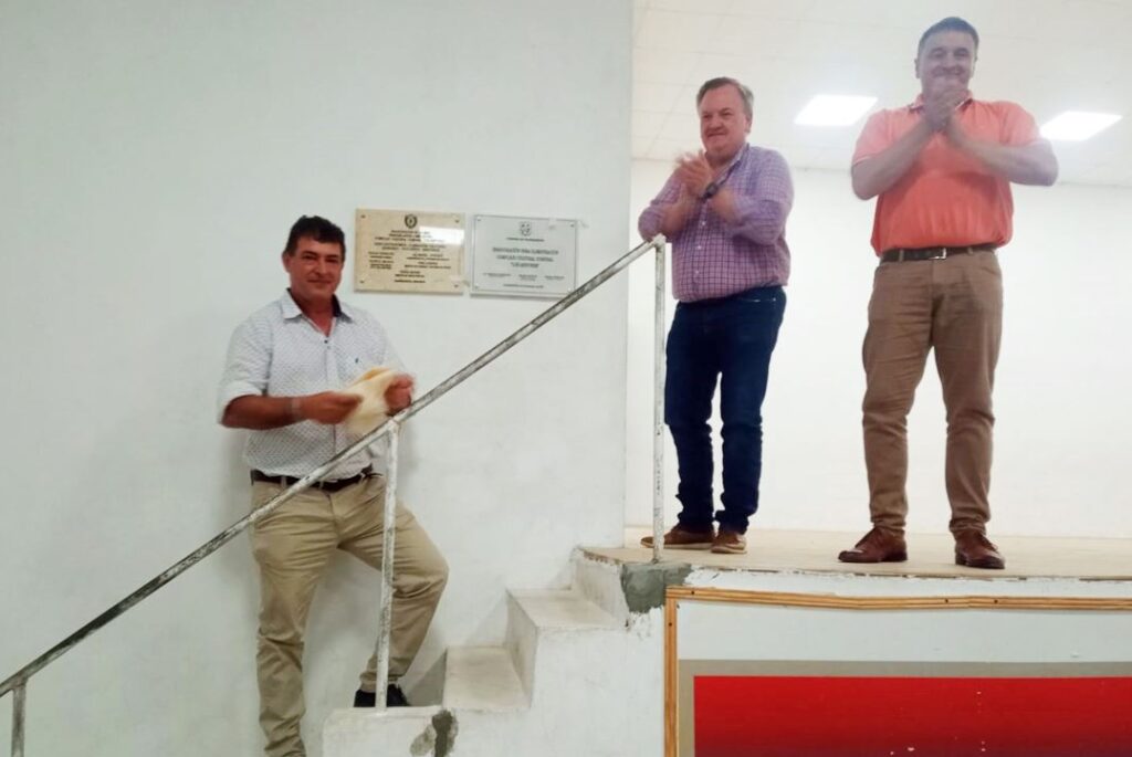 Inauguran obras y nueva climatización en el Salón de Usos Múltiples de Huanqueros