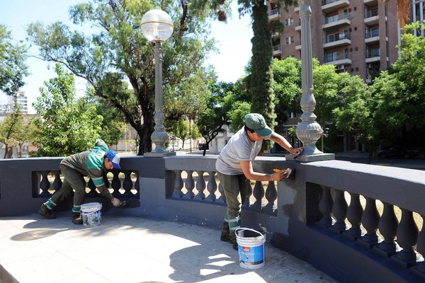 La Municipalidad realiza trabajos integrales en la Plaza Constituyentes