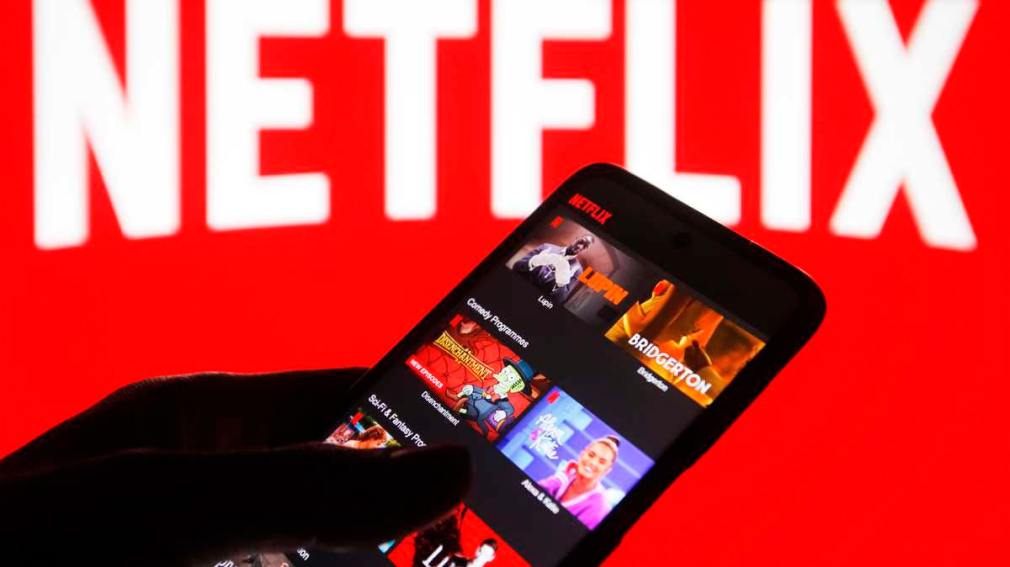 Alerta usuarios: cómo es la nueva estafa que involucra a Netflix y te vacían la cuenta del banco