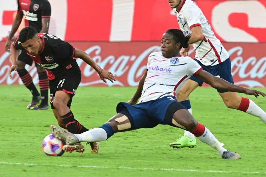 Newell’s amargó a San Lorenzo y lo dejó sin punta del campeonato