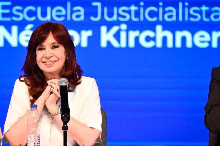 Cristina Kirchner: “Es necesario revisar ese acuerdo con el FMI, es inflacionario”