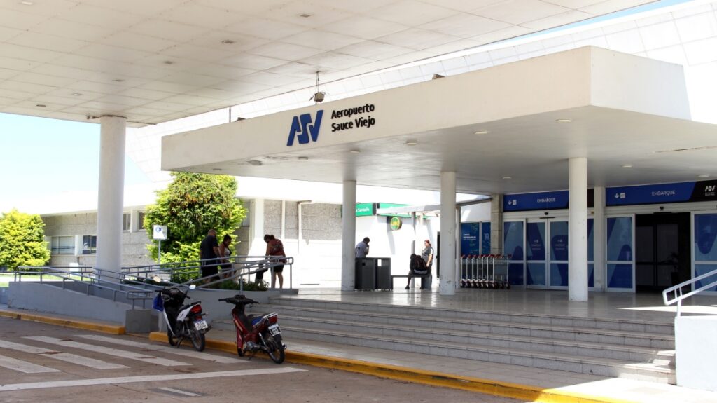 Desde Julio, el Aeropuerto de Sauce Viejo suma vuelos diarios a Buenos Aires