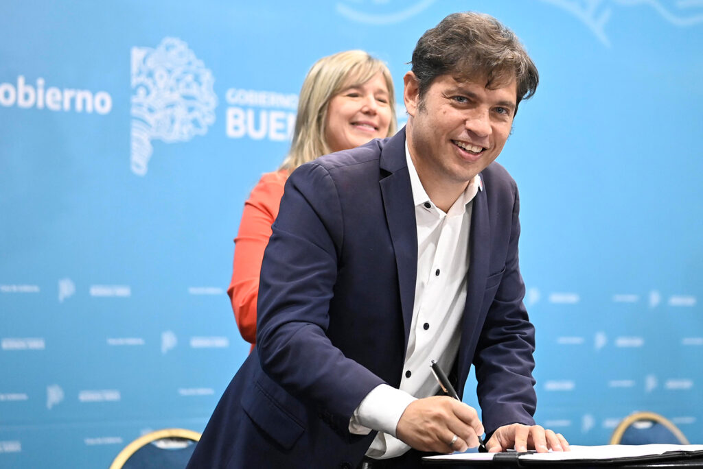 Axel Kicillof no cree en el peso argentino