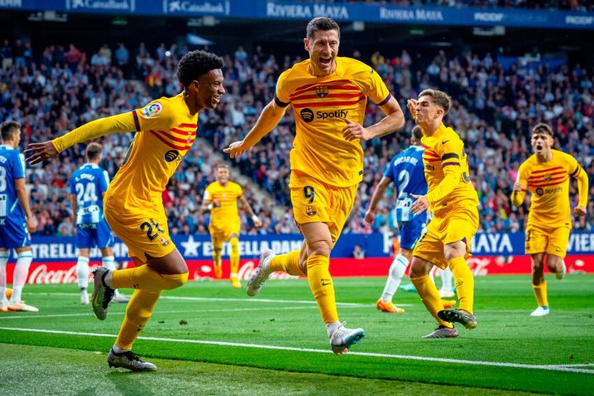 Barcelona superó al Espanyol en el derbi catalán y se consagró campeón de La Liga de España