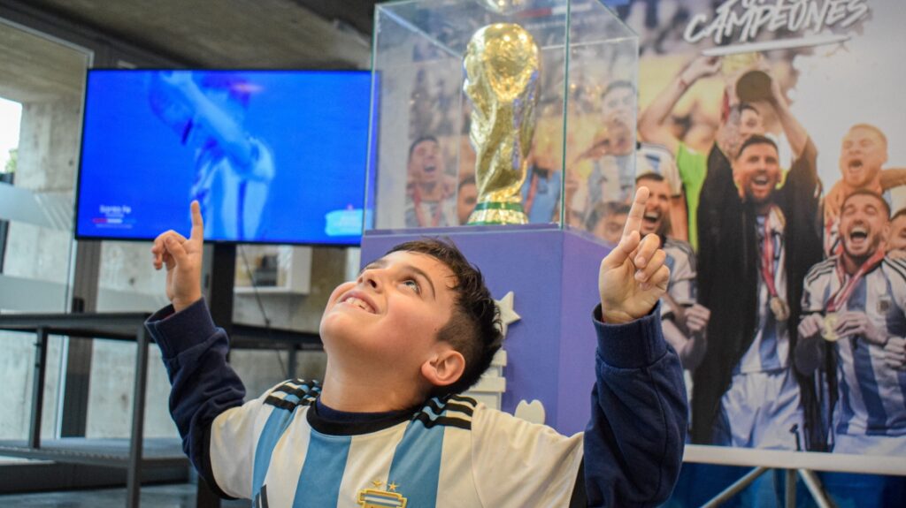 Más de 7.000 personas visitaron la Copa del Mundo en la ciudad de Santa Fe