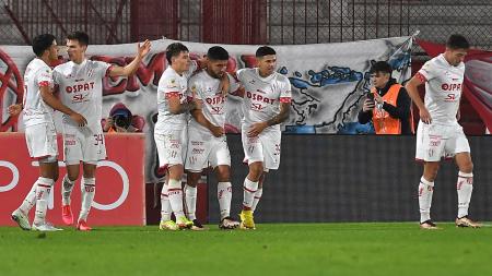 Unión logró su segunda victoria al hilo frente a Huracán