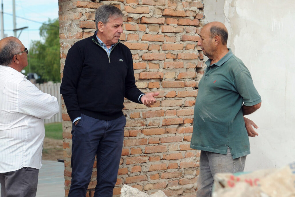 Jatón supervisó obras en la Estación de Alto Verde