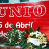 Dejaron coronas de flores en el club Unión