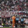 “Saltó al vacío”, la explicación de River sobre la muerte del hincha en el Monumental