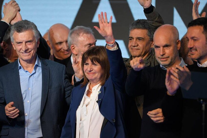 Bullrich se mostró con Macri y Larreta luego de la victoria: “Ahora vamos todos juntos a ganar las elecciones generales”