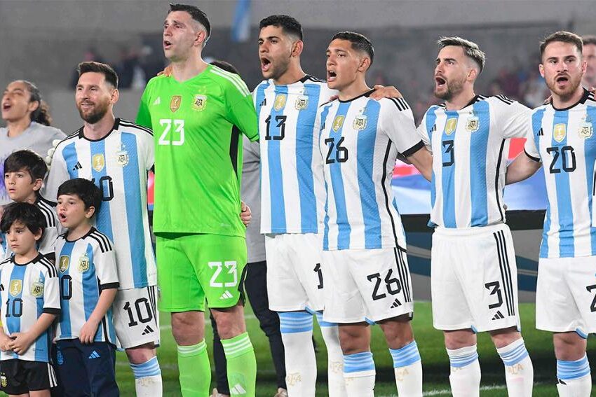 Abel Pintos interpretará el Himno Nacional antes del partido entre Argentina y Ecuador