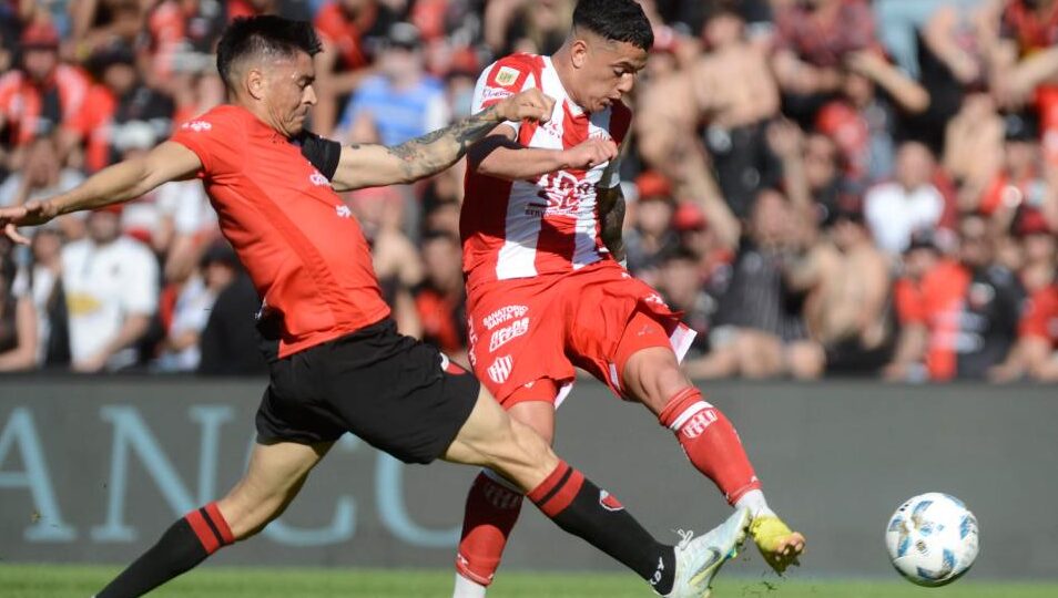 En un partido que ofreció poco, Colón y Unión no pudieron romper el cero en el clásico santafesino