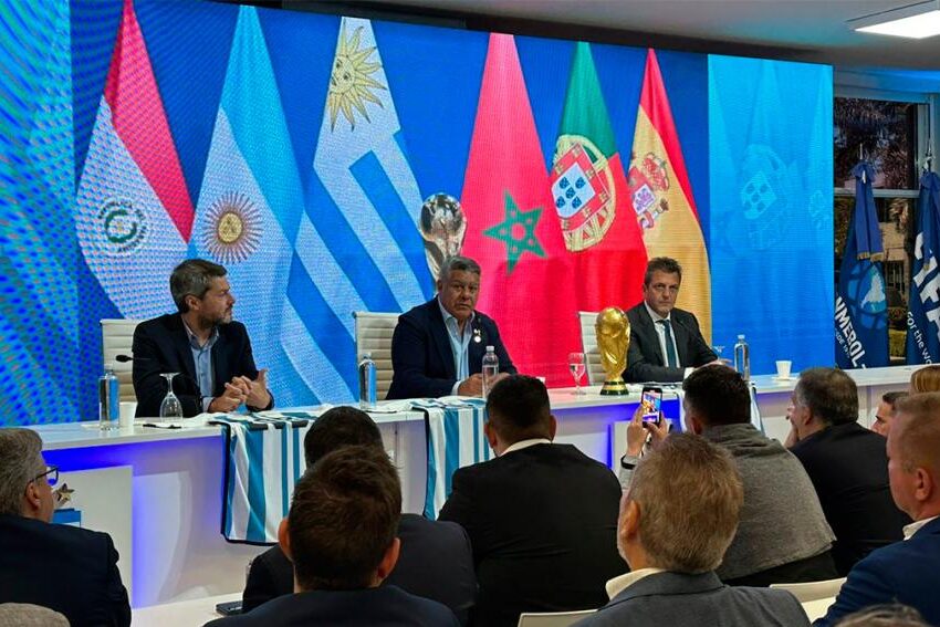 Tapia, Massa y Lammens presentaron el Mundial 2030 que arrancará en Argentina