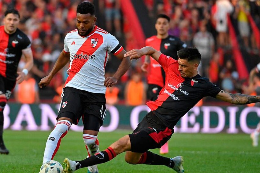 Colón, con un hombre menos, aguantó y logró un empate ante River en Santa Fe