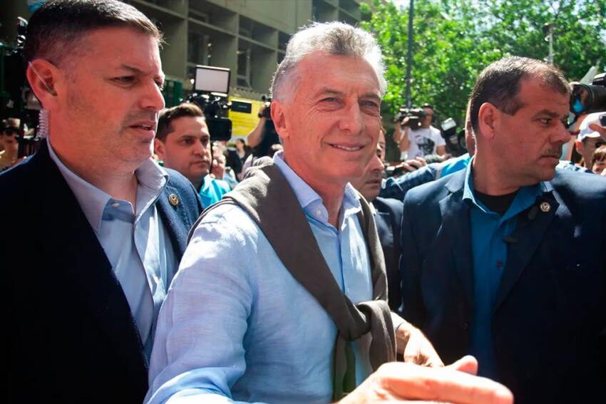 Al filo de la veda: Macri votó y advirtió que “quedaban pocas boletas de Milei”