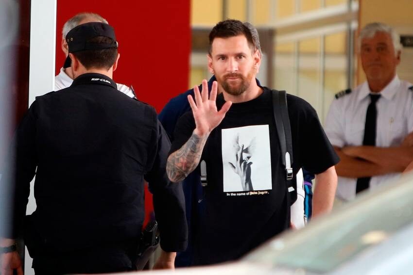 Messi llegó al país para sumarse a la Selección Argentina