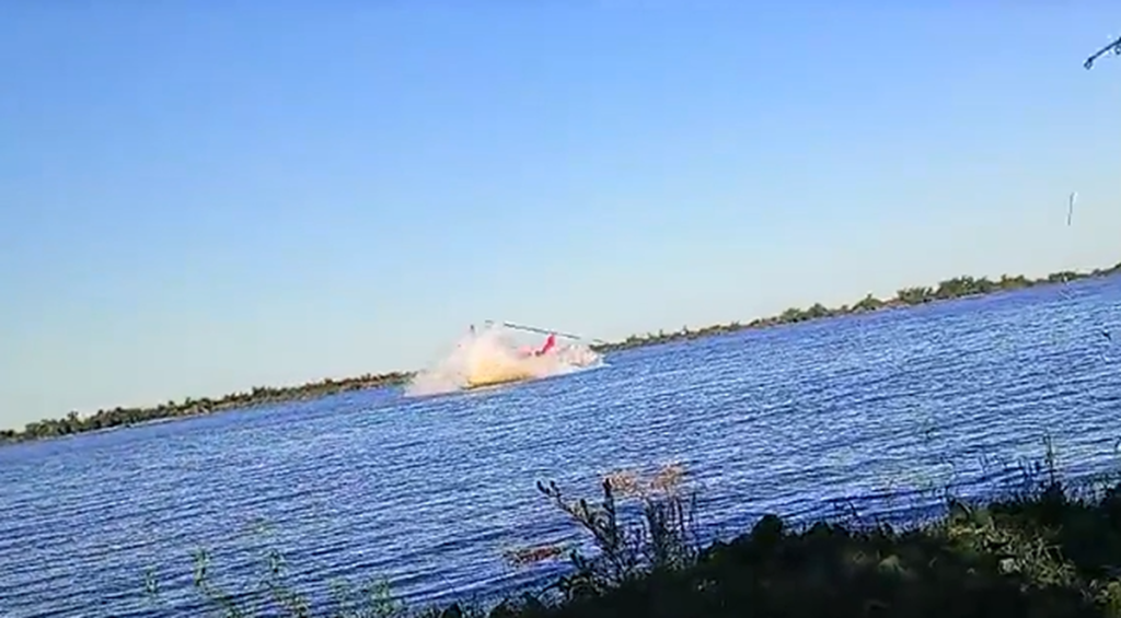 Se estrelló un helicóptero en el Río Paraná y falleció el piloto