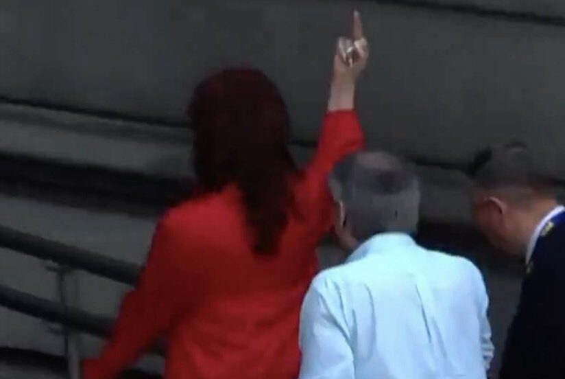 Video: el polémico gesto que hizo Cristina Kirchner al entrar al Congreso para la asunción de Javier Milei