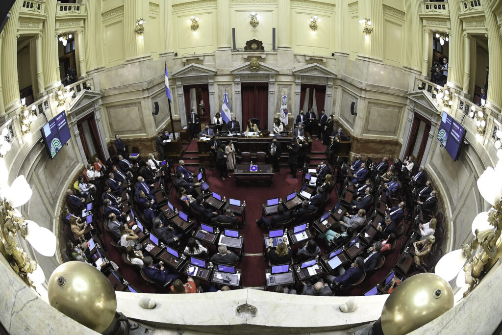 Juraron los nuevos senadores nacionales