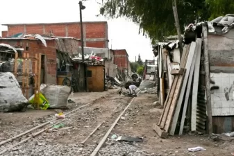 Según la UCA, la pobreza infantil llegó al 62,9%