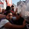 Fuerzas de seguridad obturaron la marcha de manifestantes que se concentraron frente al Congreso