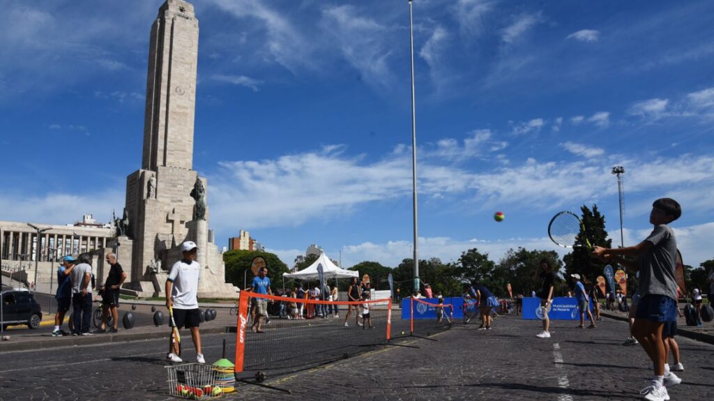 Con actividades frente al Monumento a la Bandera, Santa Fe palpita la llegada de la Copa Davis